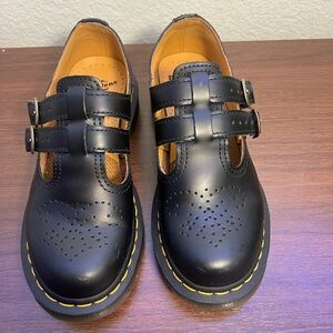 Dr. Martins Mary Jane black size 6 woman